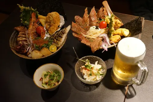 【台北東區哪裡吃】漂丿燒肉食堂，一整碗滿滿男子漢氣魄堆出小山高的奢華版丼飯，頂級、平價、霸道、美味，還有師傅獨家開發的無酒精啤酒