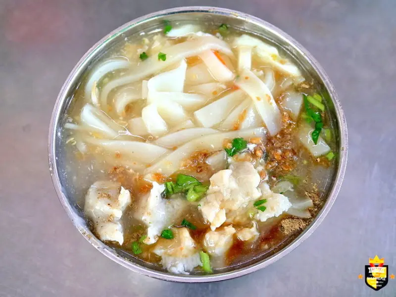 台南麵店／傳統古早味飄香50年／市場隱藏版美食／沒有老饕帶路找不到／在地人從小吃到大／價格親民料多實在