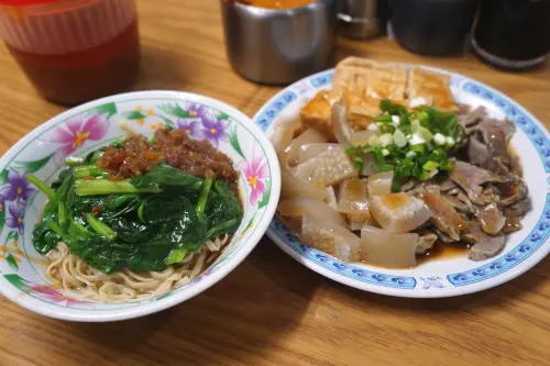 菜市場內的超巷弄麵店  平價又好吃-婆媳意麵@民生社區@南京三民站