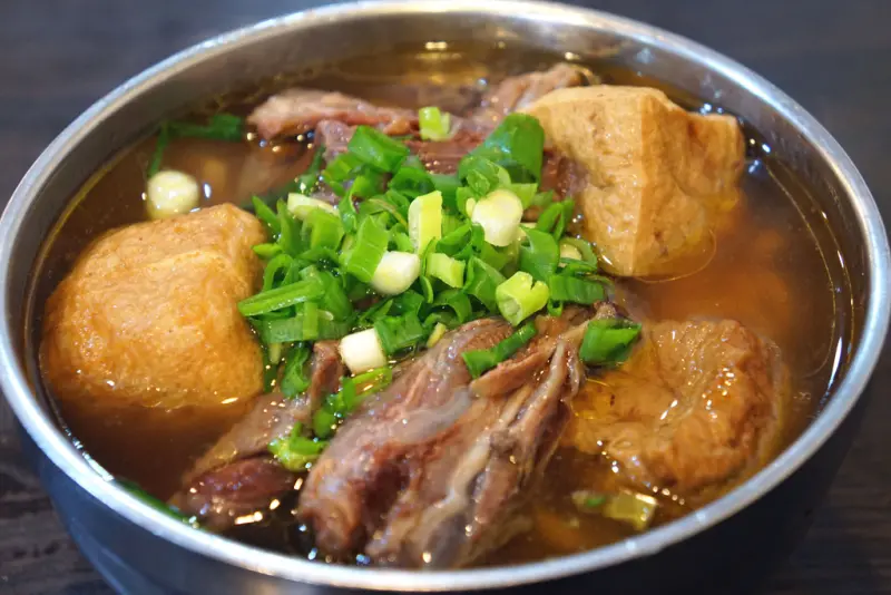 沒吃到灌湯包 還好有好吃的羊肉煨麵-喜揚揚揚州灌湯包@捷運忠孝復興站@微風廣場