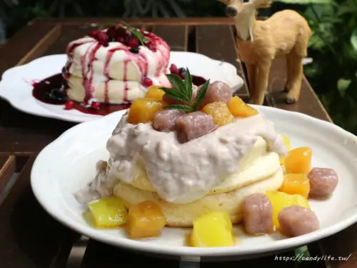 東海人氣美食蘑菇pasta換上新菜單，紙包飯、千層麵還有季節限定舒芙蕾～