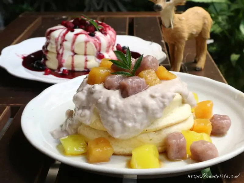 東海人氣美食蘑菇pasta換上新菜單，紙包飯、千層麵還有季節限定舒芙蕾～