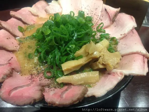 新竹麵屋浩HIROSHI 多到滿出來的叉燒拉麵!!