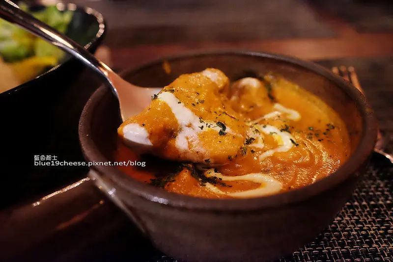 【台中西區】飪室Renshi-道地印度咖哩.甩餅好好吃.店員都小鮮肉.向上市場美食.勤美商圈