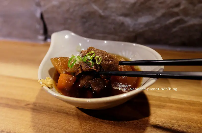 【台中西區】阿TAKA小料理屋-日式居酒屋.飯食炒物炸物烤物串燒.台中消夜.深夜食堂.美術館和文化中心附近