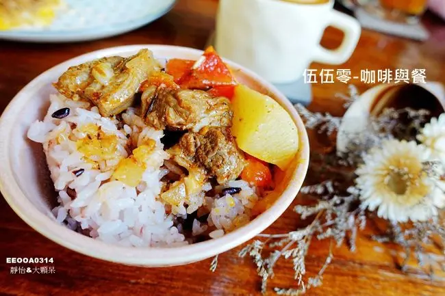 芝山站早午餐 ▶ 伍伍零 咖啡與餐 ▶ 白色玻璃屋與乾燥花的浪漫森林系餐廳 好拍好吃 適合姊妹約會 捷運芝山站美食