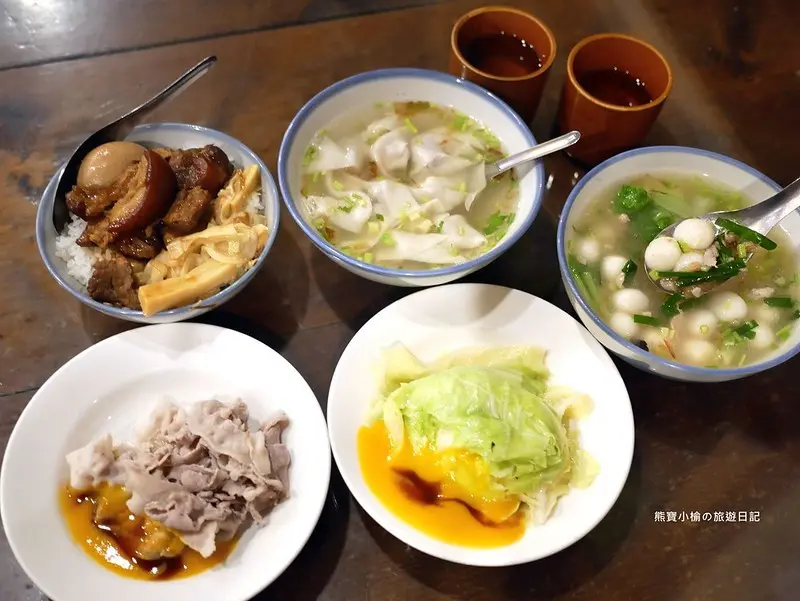 【新竹竹北美食】客家菜哪裡吃？來老菜櫥吃客家鹹湯圓、新埔粄條、蒜泥白肉、桔醬高麗菜、爌肉飯、桔醬三層肉吧！竹北午晚餐推薦，內附詳細菜單。