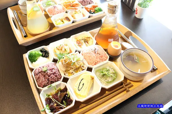 吾獨食驗室Woo Doo Food Lab．IG人氣打卡九宮格定食套餐．信義區不收服務費美食餐廳推薦．Natura夢幻漸層水果氣泡飲．