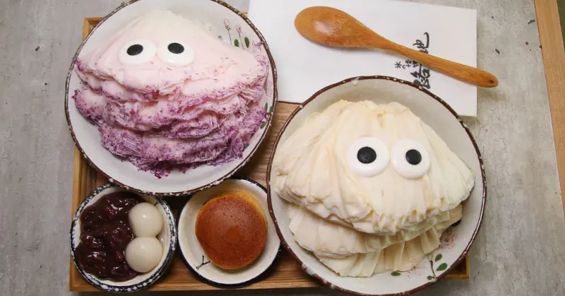 台北陸地怪物冰新開幕！櫻花祭必吃的漸層粉紅冰,粉紅怪物獨家上市+香濃的花生口味(只有台北有^^),必點濃郁抹茶口味,精緻小點~前50名有限量禮物呢！(忠孝復興站旁)