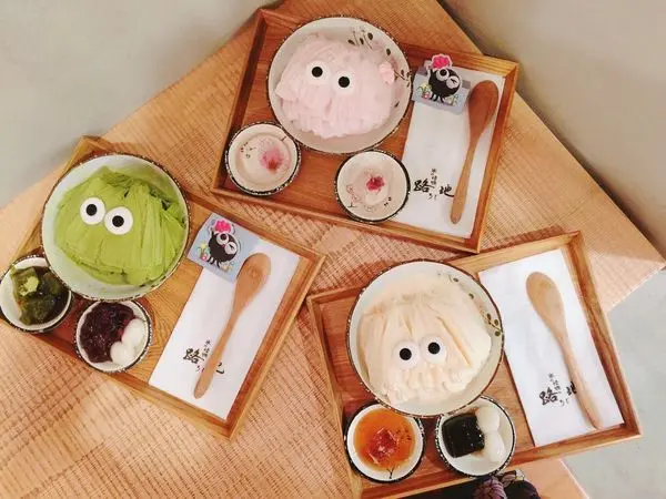 捷運忠孝復興站✿ 路地 氷の怪物 ✿台中開來台北的可愛雪花冰店 ! 人潮尚未湧現~~~快來呀 ! ! !