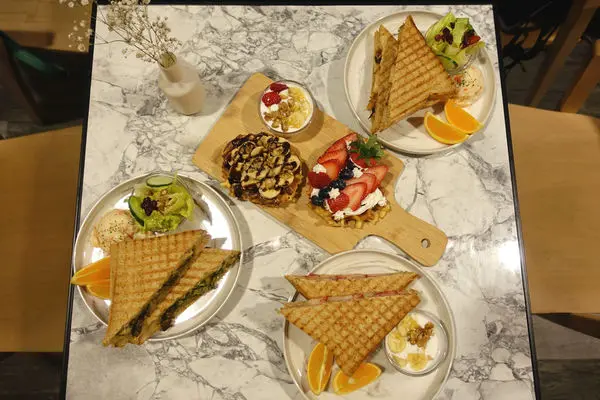 光一旅集‧鹹甜帕尼尼、蜂巢米鬆餅和手工甜點配絕美環境~台大公館有光一咖啡三號店出沒!!!