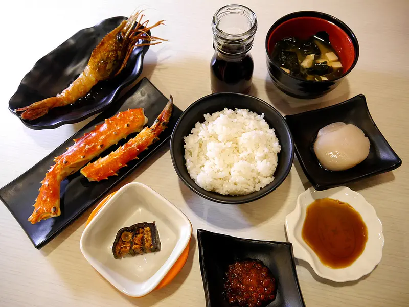 來購購道北海道美食專賣店自己的丼飯自己做(文末有優惠歐)