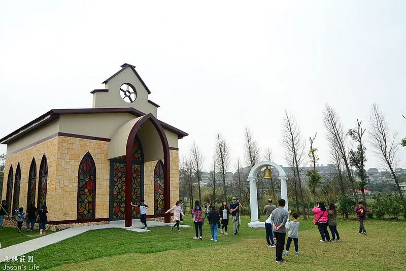 【桃園｜景點】免費參觀拍照，婚宴會館成為假日散步拍照打卡的好去處，咖啡廳內的花牆更是IG熱門打卡。晶麒莊園