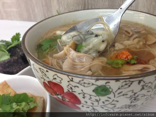 新竹美食小吃|大腸吳麵線 水田街直營店 Taiwan oyster vermicelli