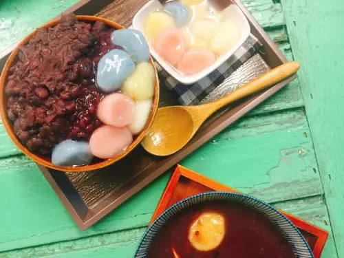 捷運國父紀念館站✿ Right ice cream 來特冰淇淋✿ 可愛的繽紛彩色湯圓 ! 手工製作 天然顏色粉嫩嫩超療癒~