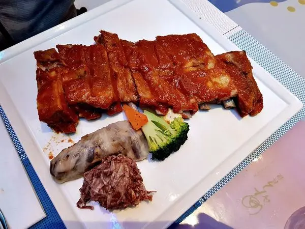 台中亞緻大飯店 [28F異料理 In Restaurant] 異國風料理 融和歐美及亞洲菜色風格 2019母親節菜色食記 主菜點餐+半自助式輕食buffet吃到飽