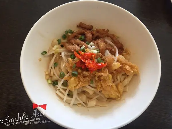 桃園｜肉絲蛋乾拌麵顛覆了乾麵界的規則走出自己的路，小山東美食館