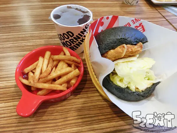 台中霧峰美食早午餐》貝司堡菜單價位大公開！超人氣特色籃球風早午餐店~霧峰林家花園必吃美食小吃餐廳推薦。