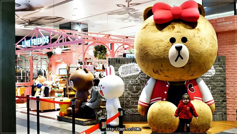 【LINE Friends Cafe & Store】市府捷運站～超Q的LINE公仔人物來囉，好吃，好玩，好拍，讓妳一次瘋狂到停不了手