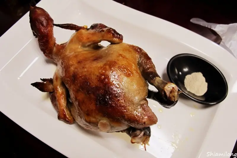 【台南】中西區 ★ 945夯海鮮燒烤 - 想吃桶仔雞不用大老遠跑到關子嶺啦~這裡有皮酥香、肉Q彈的正宗桶仔雞~聚餐小酌好去處~