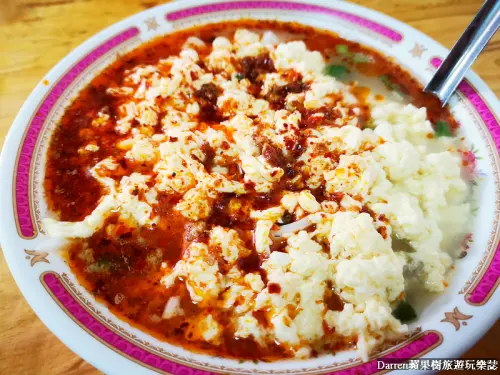 『忠貞市場美食』大鬍子米干/龍岡米干節必吃超人氣米干店/在地人必吃的早餐店