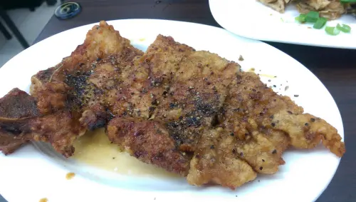 老闆不是五五六六的五六麵館