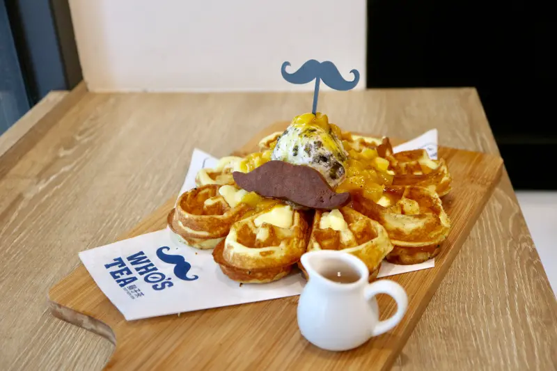 『台北美食』大安區。Whos Tea 鬍子茶-台北復興南店。『鬍子茶新品』夏天到了！是芒果盛產的季節～芒果系列的新品都想來一份！