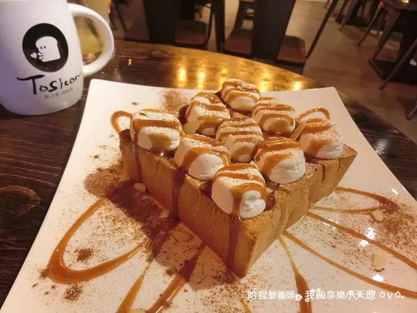 西門町下午茶《吐司工寓西門成都店》。朋友聚餐的好所在，韓式鐵板吐司 / 韓式料理