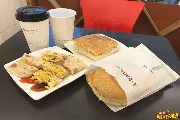 台中西區美食早午餐》A-bao阿寶晨食館菜單價位大公開！超人氣深受學生上班族愛戴的早午餐店~台中大墩路必吃美食小吃餐廳推薦。