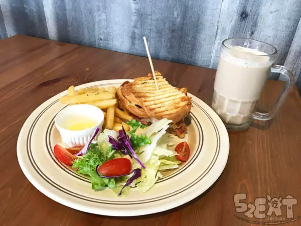 台中大里美食早午餐》歐森早午餐菜單價位大公開！豐盛的平價早午餐~台中國光路必吃美食小吃餐廳推薦。