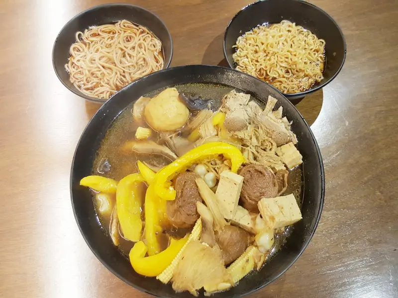 【食-新竹東區】小豬很忙蔬果魯味(西大店)★消費滿300元贈送永久九折VIP卡☆蔬菜選擇性豐富★消夜滷味