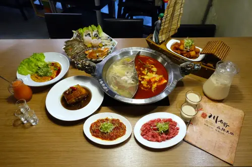 內湖聚餐火鍋-川老爺麻辣鍋，葫洲捷運站餐廳，內湖麻辣鍋推薦，內湖好吃麻辣鴛鴦鍋、川菜買一送一，內湖麻辣鍋外帶(內有川老爺麻辣鍋MENU)