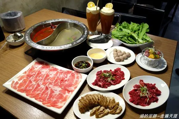 [食記] 台北內湖 - 川老爺麻辣鍋 ~ 吃麻辣鍋配熱炒，好對味! 周年慶免費升級鴛鴦鍋
