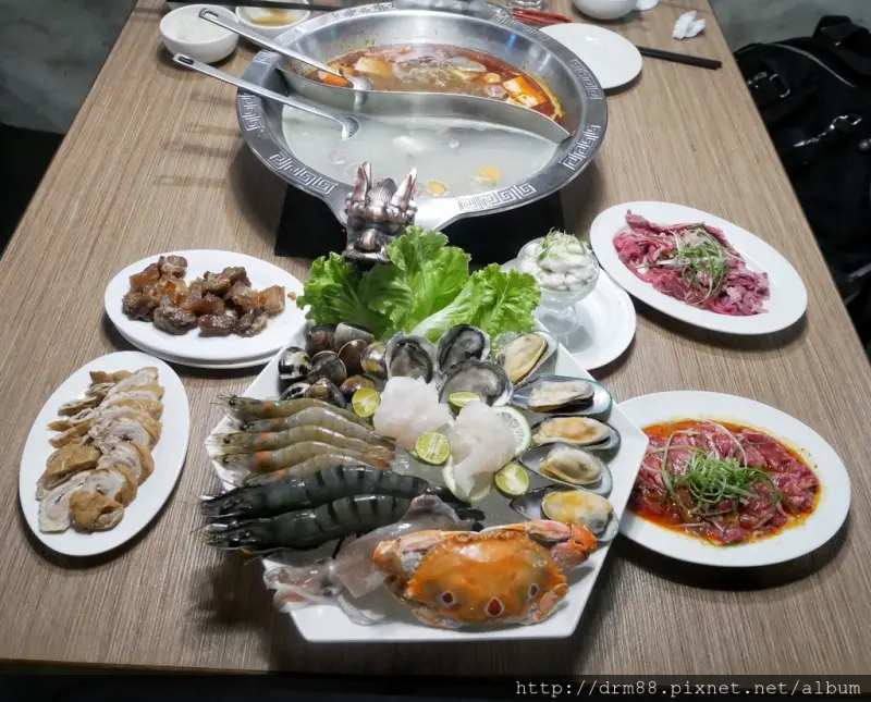 川老爺麻辣鍋,道地川味麻辣鍋,吃火鍋配熱炒,溫體牛買一送一,內湖葫洲站必吃美食＠瑪姬幸福過日子