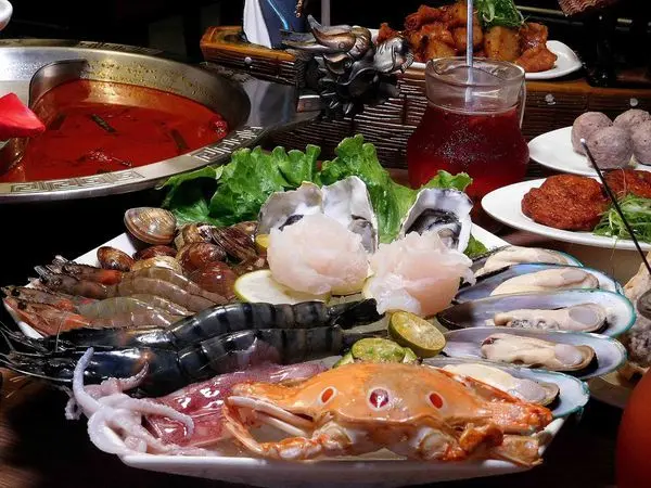 【內湖牛肉麵內湖火鍋】川老爺麻辣鍋:海鮮火鍋 川菜 牛肉麵與涼麵都來了，付菜單