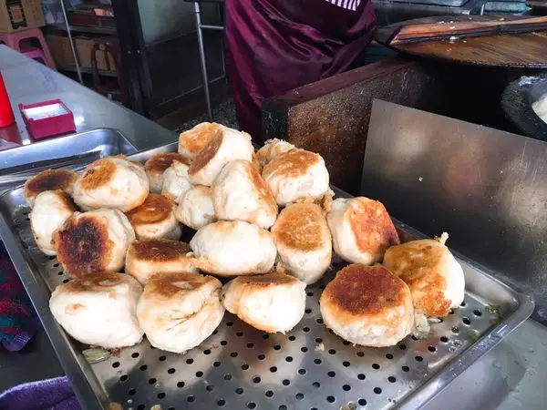 竹北 三民路 下午茶⭐阿雄水煎包 ⭐阿雄-只賣二樣產品~就水煎包$15和冰紅茶$10