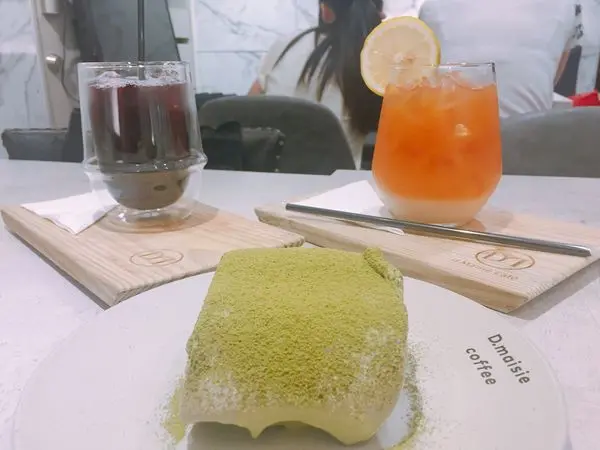 捷運忠孝敦化站✿ D.maisie coffee 台北大安✿優雅的空間~ 推薦抹茶提拉米蘇!
