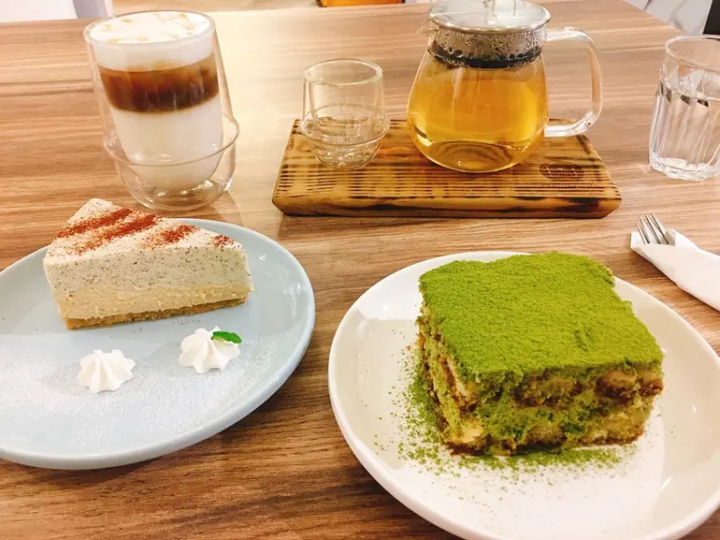 《台北❤️大安》D.Maisie coffee 抹茶提拉米蘇收服抹茶控的你🍵超好殺時間的不限時咖啡廳（東區下午茶、東區甜點、東區餐廳、東區不限時、台北不限時、台北甜點、台北下午茶、忠孝敦化、捷運美