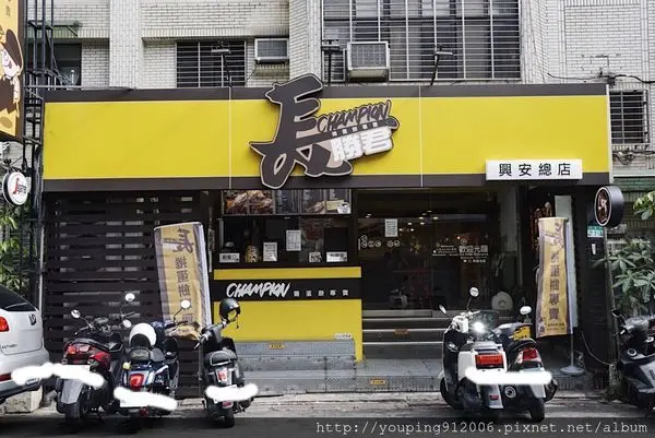 台北松山區｜長勝君 捲蛋餅專賣店，蛋餅控也會嚇到的巨無霸捲蛋餅(附菜單)！