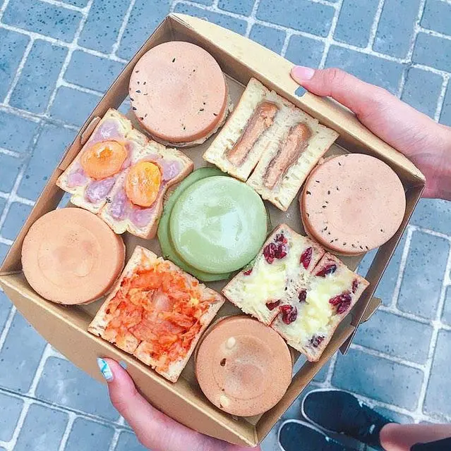 【台中西區 -  大判燒き】台中下午茶甜點推薦║位在金典酒店旁的超人氣散步甜食！口味選擇多樣性！每日限量120顆的「鹹蛋黃芋頭」更是擄獲許多人的味蕾