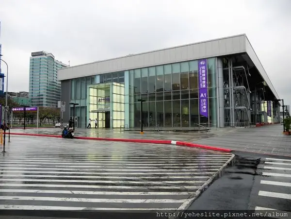 拿鐵初訪桃園機場捷運- 有著市區預辦登機服務的A1站台北車站站