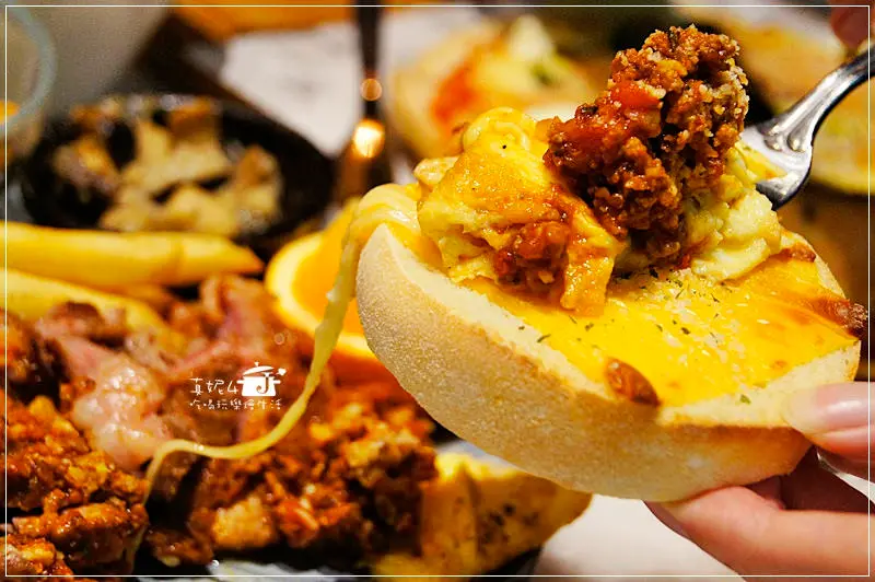 [捷運美食-市政府站] 信義誠品熱賣的邪惡美食~Freaks Café & Bistro 癮客餐酒館(恭喜本文榮登YAHOO首頁吃喝玩樂版精選文)