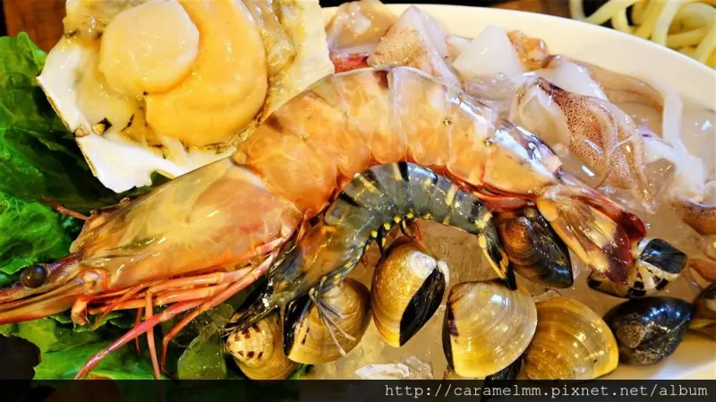 【新北永和】XO shabu shabu 野生巨型海草蝦鍋 老闆麻煩給我大點盤子! 附菜單 永和火鍋/涮涮鍋 永利路 愛評體驗團