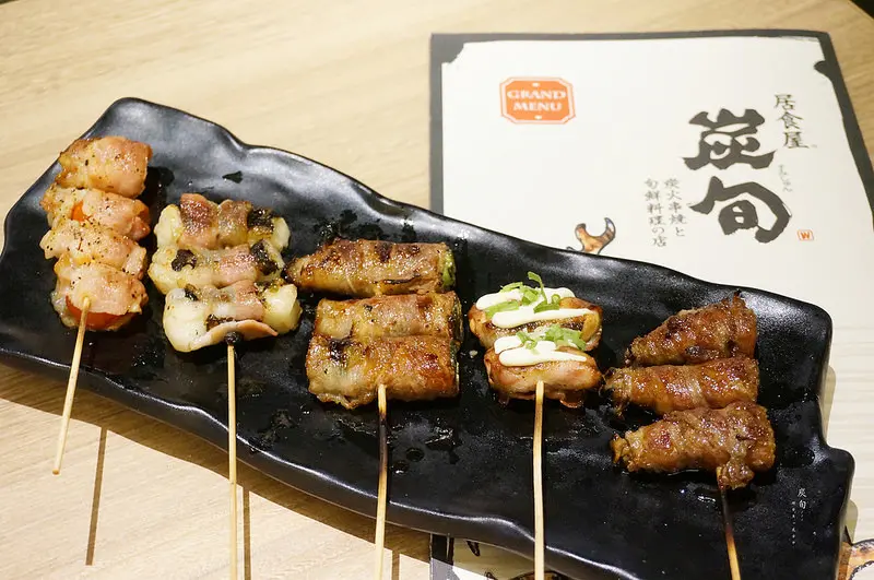 【忠孝敦化】★炭旬居酒屋★名物打火雞燒起來了～和室座位讓人彷彿置身日本｜東區美食 日式 串燒 硬骨魚覓食中