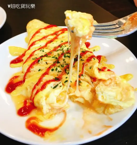 [台東] ❤ 時光車站 ❤ 鐵花村創意料理早午餐  在車站裡面吃早餐  手打牛肉多汁、花生醬香濃滑順 / 鐵花村 轉運站