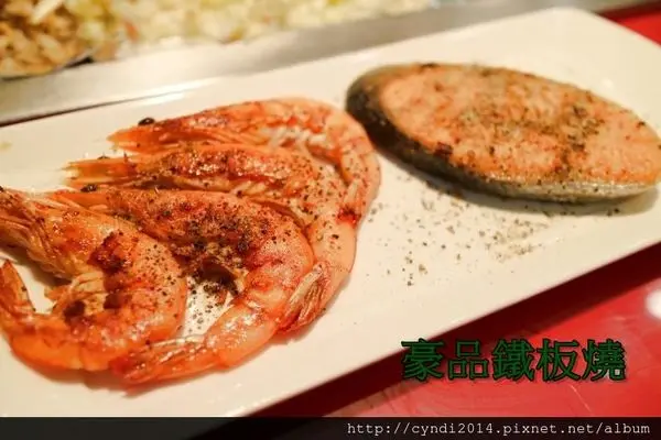【台中西屯】豪品鐵板燒 逢甲夜市必吃美食 CP值高到破表 彷彿置身夏慕尼品嚐高級鐵板燒 