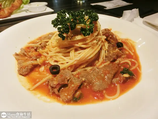 【桃園龜山】洋朵義式廚坊 林口環球A8店 | 機場捷運A8長庚醫院站平價大份量高CP值美食 蘿勒紐西蘭小牛、加勒比海海鮮義大利麵  升級精緻套餐
