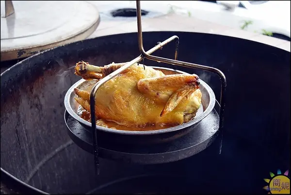 大坑平價台菜餐廳。天下奇雞二訪。別以為到烤雞店只能吃烤雞，超過50道精緻台菜道道驚喜!@商妮吃喝遊樂        
      