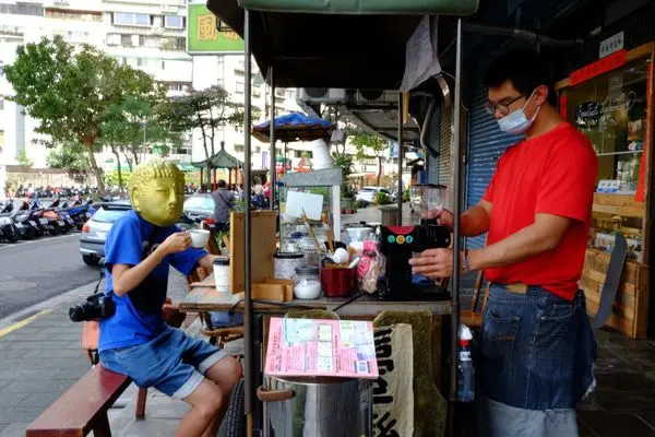 【台北大安區。咖啡】憨人咖啡MODESTONES CAFE // 巷內的個性手沖咖啡小攤車