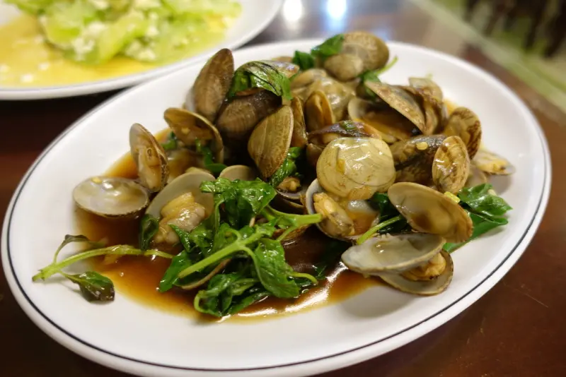 【美食】憶鄉園海鮮平價熱炒，宜蘭礁溪的道地美食，新鮮食材美味可口價格划算，經濟合菜炒飯炒麵